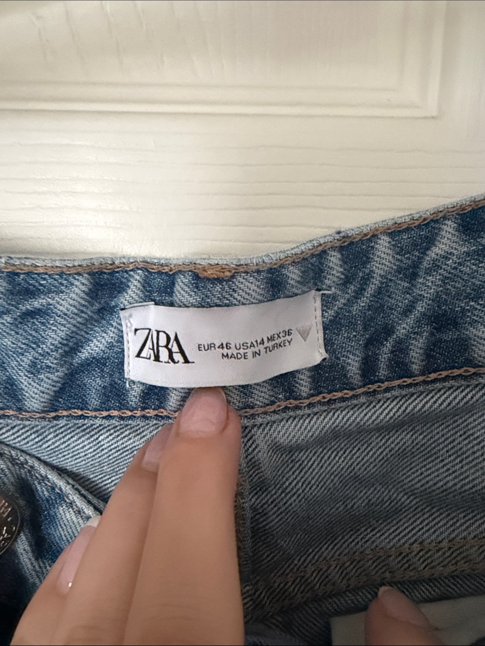 Light Wash Distressed Baggy Jeans - Picture 4 of 4